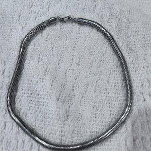Coro Vintage Silver Tone Herringbone Snake Chain Necklace Choker